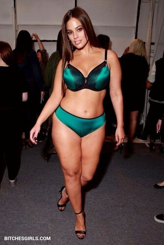 Ashley Graham Nude Celebrities – Theashleygraham Celebrities Leaked Photos.jpg