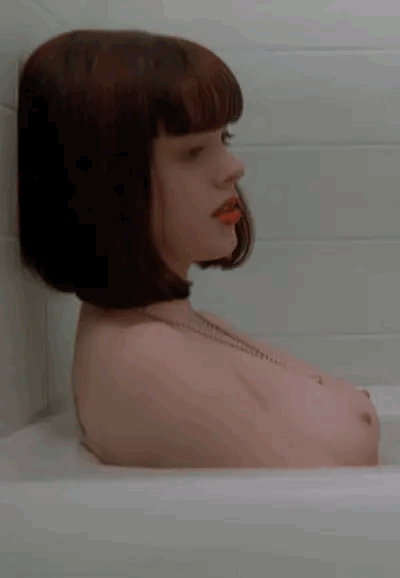 Rose McGowan in The Doom Generation 1995.gif