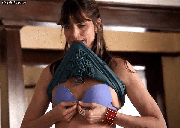 Amanda Peet.gif