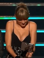 taylor swift squeezing boobs.png