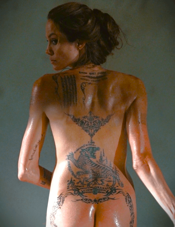 Angelina Jolie ( | )