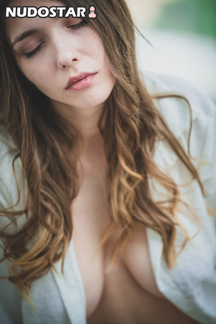 Mila Azul Leaked Photo 9