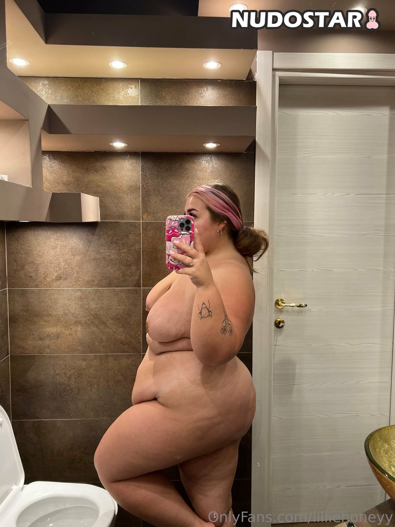 Lilliehoneyy Leaked Photo 42