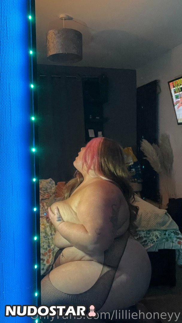 Lilliehoneyy Leaked Photo 55