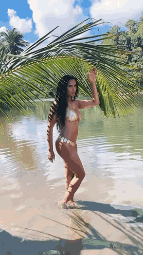 Padma Lakshmi.gif