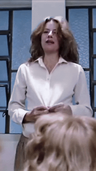 Silvia Bandeira Bar Esperanza 1983.gif