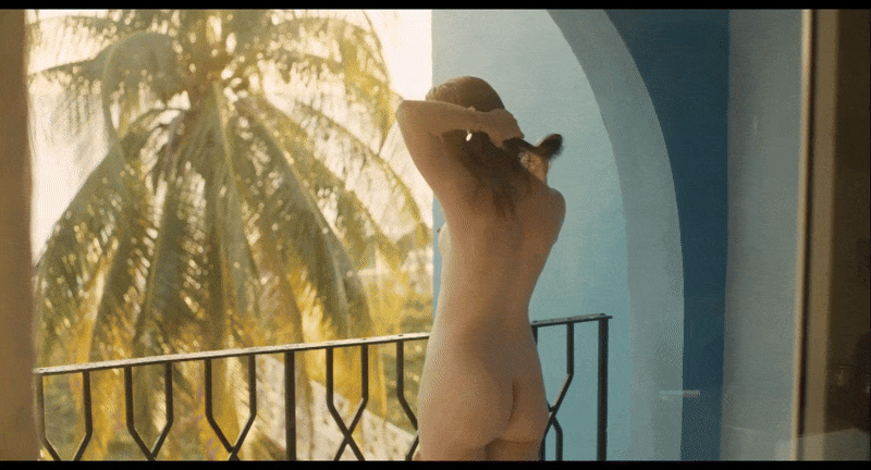 Victoria Schulz in Vamos a la playa 2022.gif