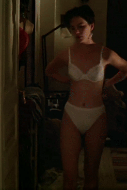 Kate Beckinsale Uncovered 1994.gif