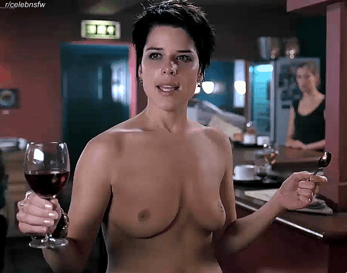 Neve Campbell.gif