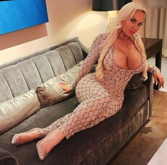 Nicole-coco-austin Nude Leaks OnlyFans Photo 296