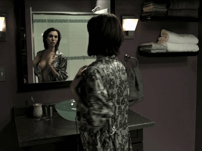 Christy Carlson Romano in Mirrors 2.gif