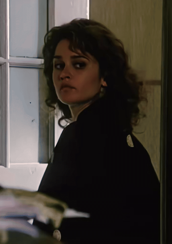 Robin Tunney in Intimate Affairs 2001.gif