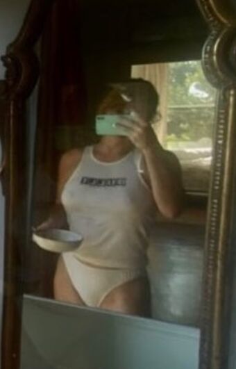 Kelli Garner Nude Leaks OnlyFans Photo 14