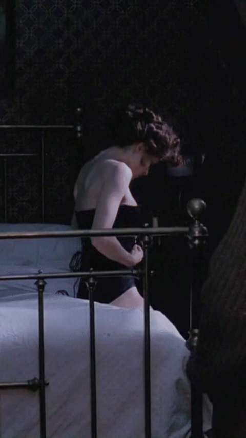 Helena Bonham Carter The Wings of the Dove 1997.gif