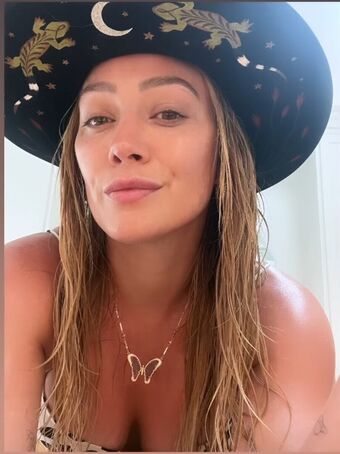 Hilary Duff Nude Leaks OnlyFans Photo 34