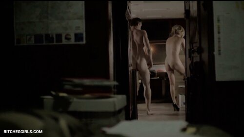 Kathleen Robertson Redhead Naked Girl – Monika Schnarre.jpg