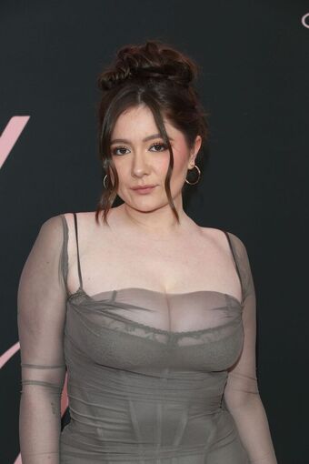 Emma Kenney Nude Leaks OnlyFans Photo 27