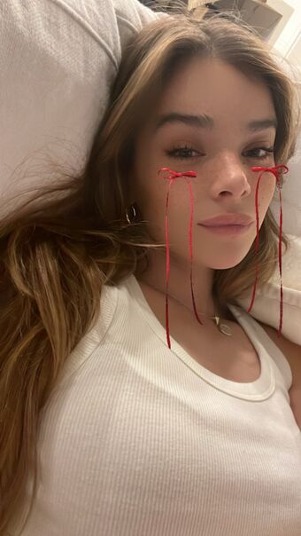 Hailee Steinfeld Nude Leaks OnlyFans Photo 209