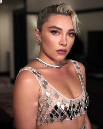 Florence Pugh Nude Leaks OnlyFans Photo 155