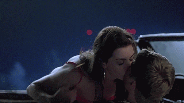 Anne Hathaway.gif