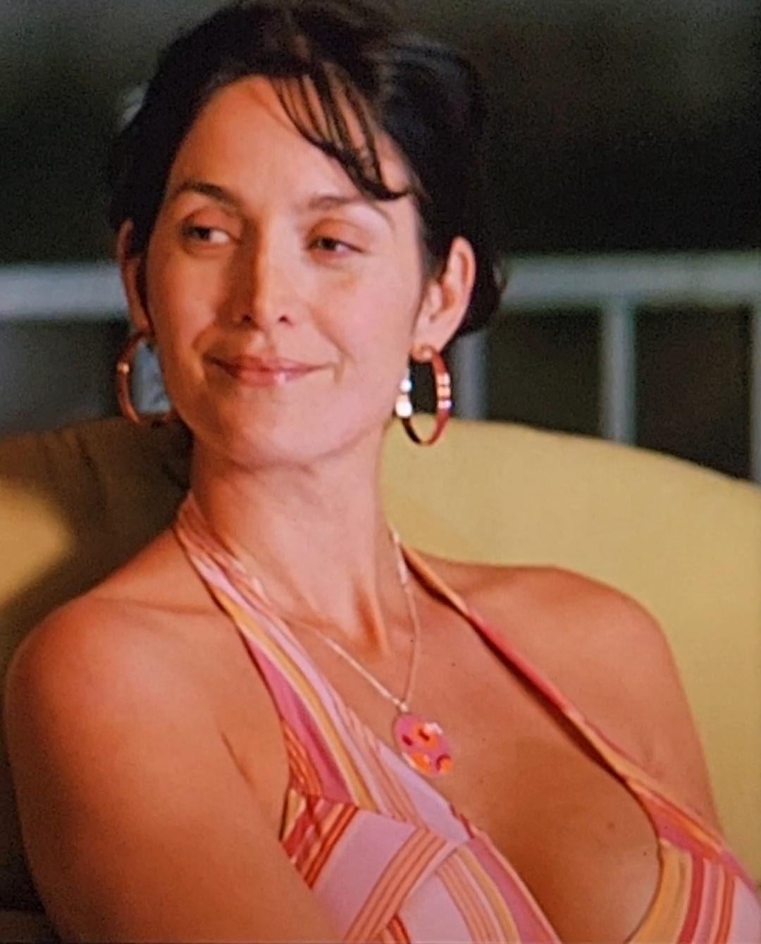 Carrie Anne Moss.jpeg