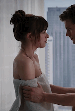 Dakota johnson.gif