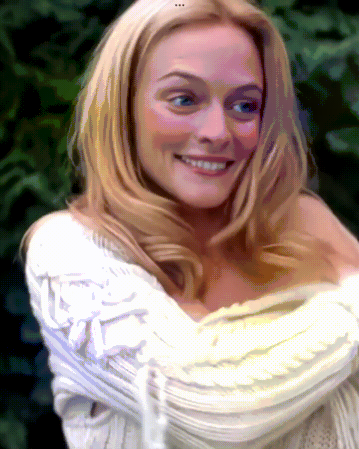 Heather Graham.gif