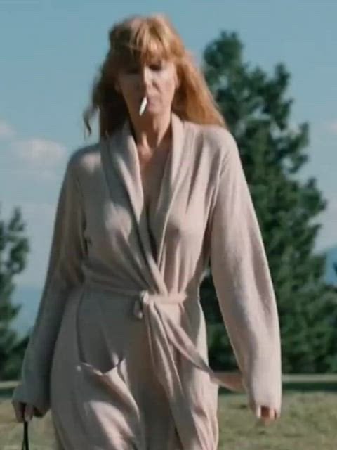 Kelly Reilly Yellowstone S01E03.jpg