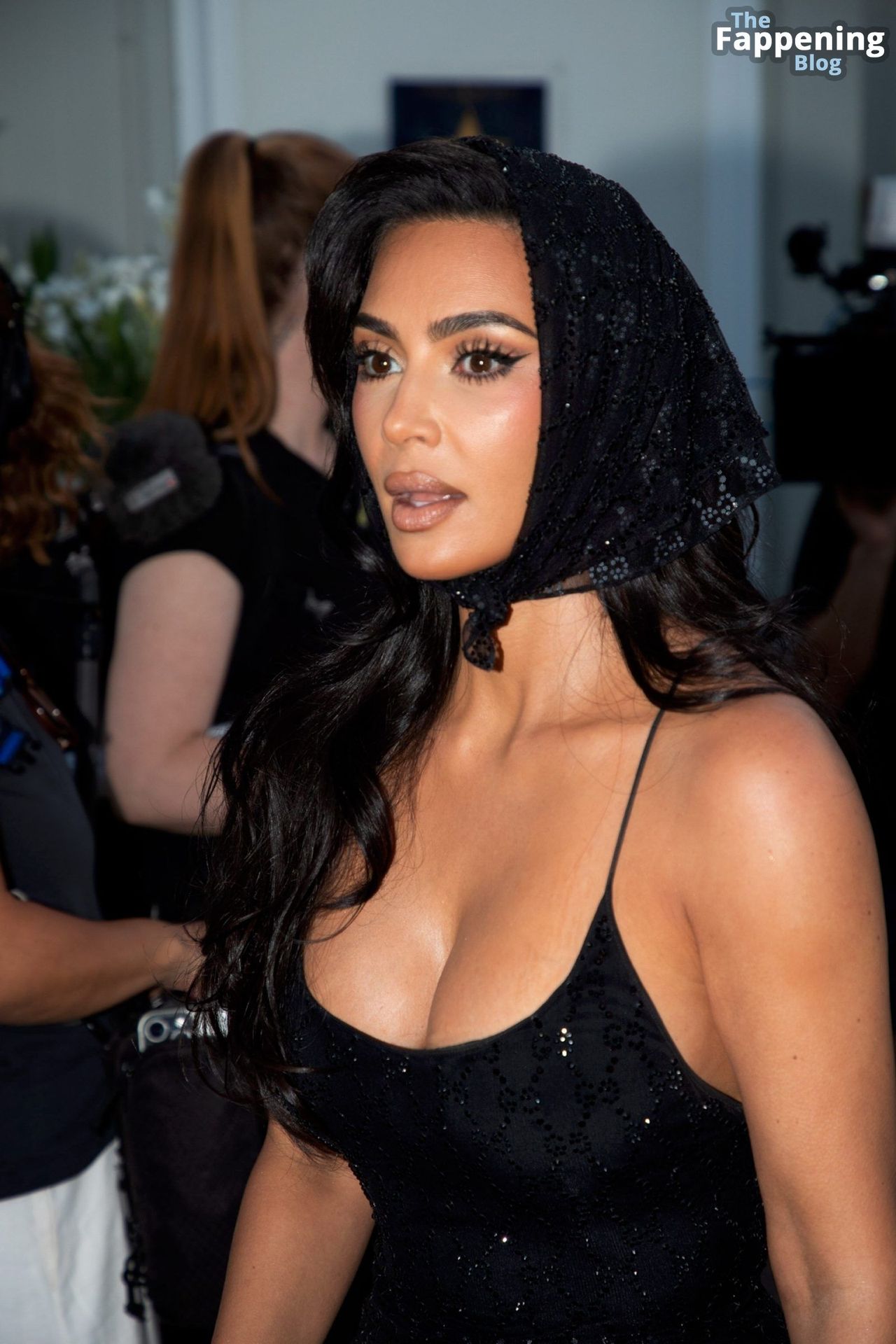 Kim Kardashian Shows Off Her Assets at Andrea Bocellis Concert.jpg