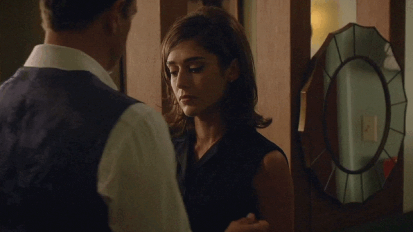 Lizzy Caplan.gif