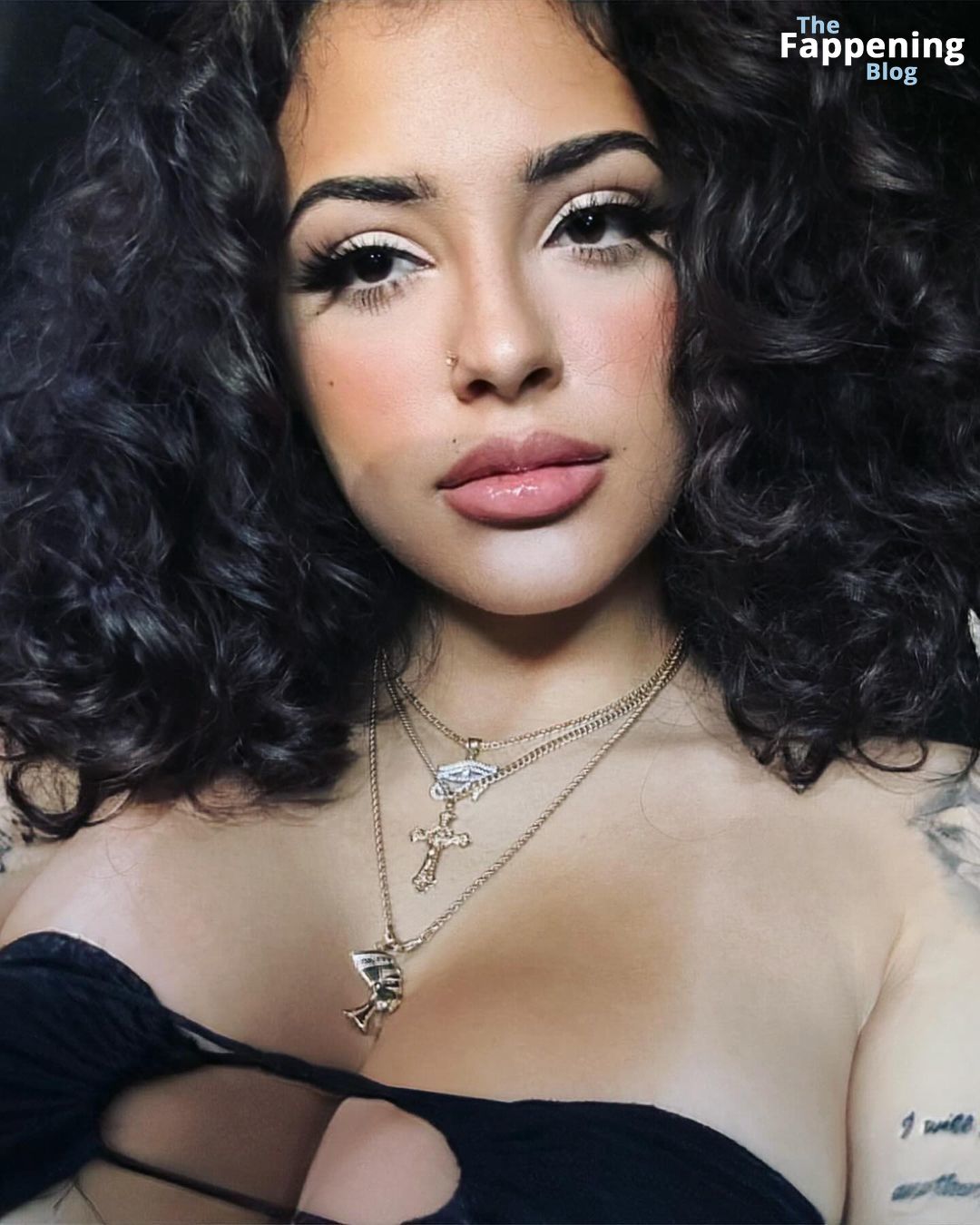 Malu Trevejo Displays Her Sexy Breasts in the Selfie Shoot.jpg