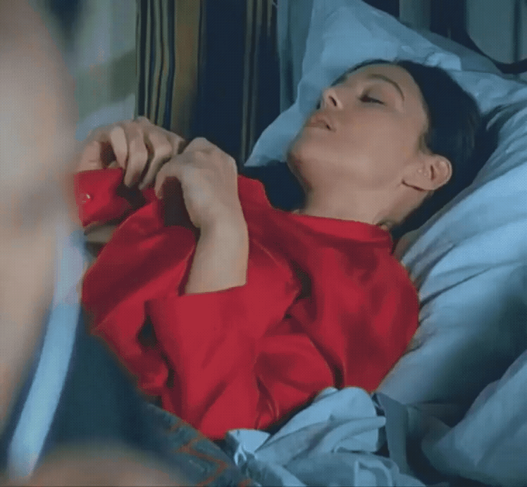 Monica Bellucci.gif