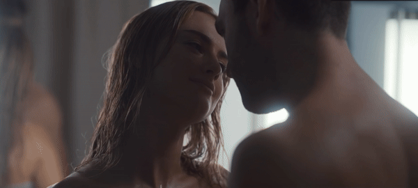 Grace Van Patten.gif