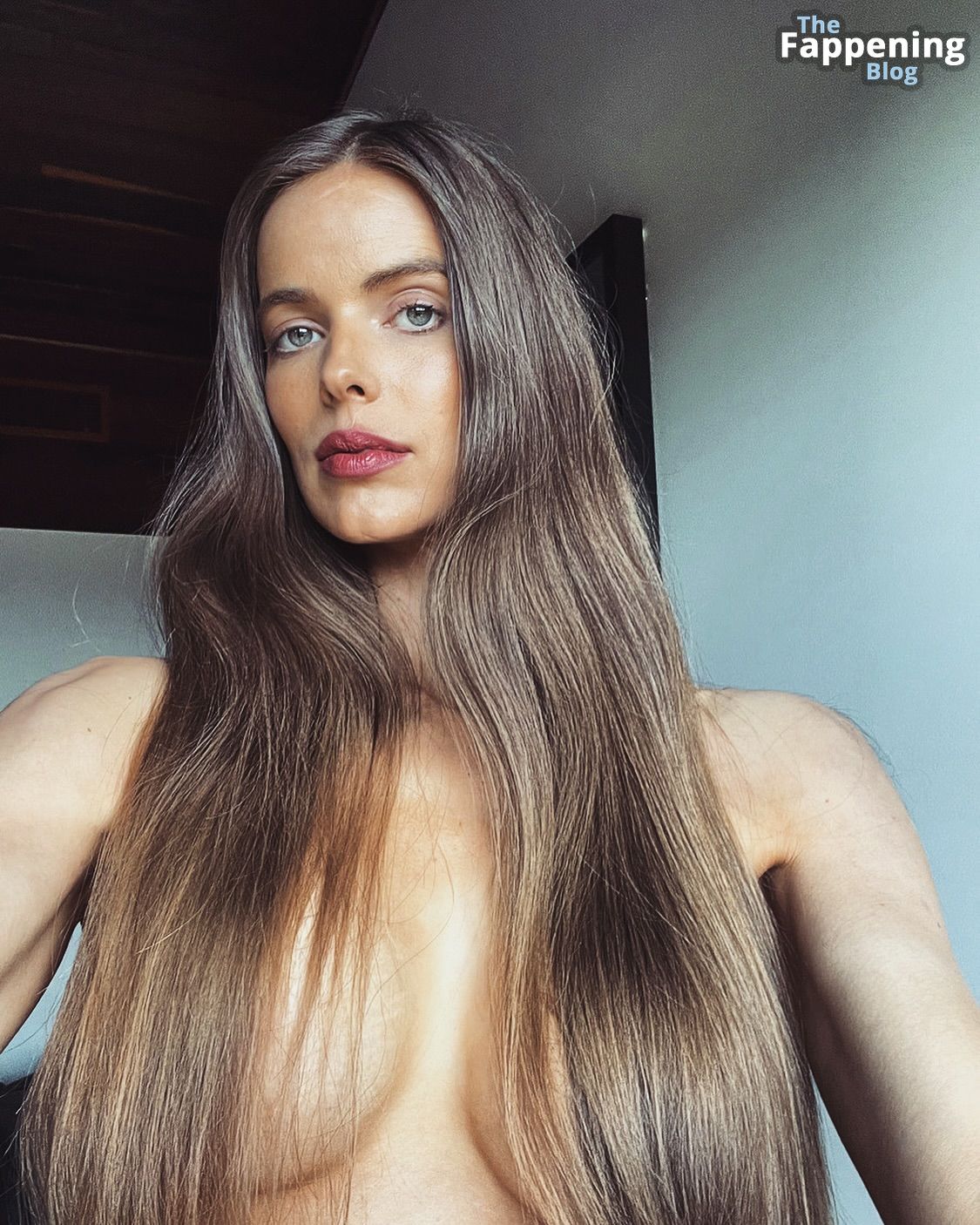 Robyn Lawley Topless 11 Photos.jpg