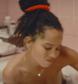 Zoe Kravitz in the bath tub.gif