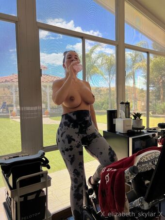 Elizabeth Skylar Nude Leaks OnlyFans Photo 42