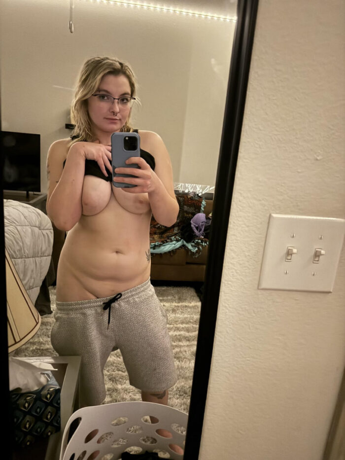 OnlyFans – Reddit – awrynar uAwryNarwhal03 – Nude.jpg