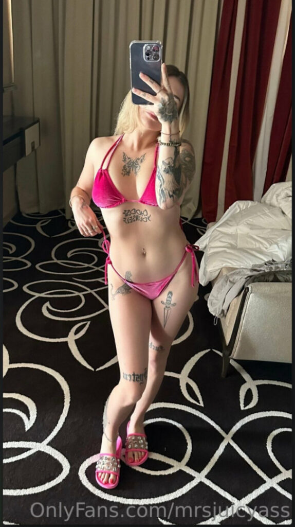 OnlyFans – mrsjuicyassvip – Nude.jpg