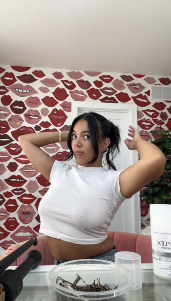 TikTok – Instagram – Snapchat – Adelaine Morin @adelainemorin –.jpg