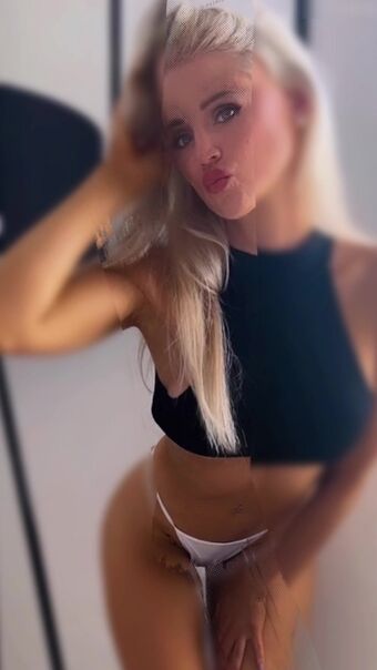 Viki Benz Nude Leaks OnlyFans Photo 27