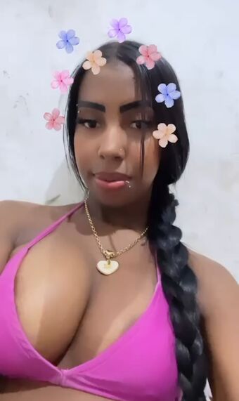 Laurinha Santos Nude Leaks OnlyFans Photo 2