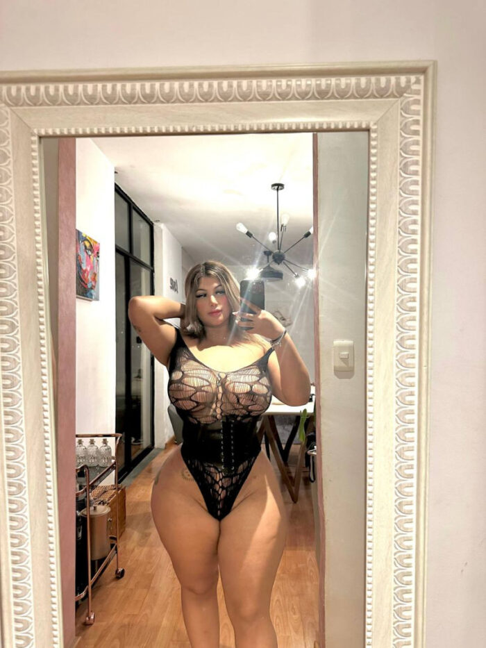 OnlyFans – T H I C C – NaomiVerde –.jpg