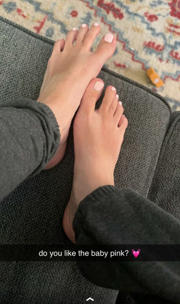 OnlyFans – Teen – Feet – Jen lei spicyyjennn.jpg