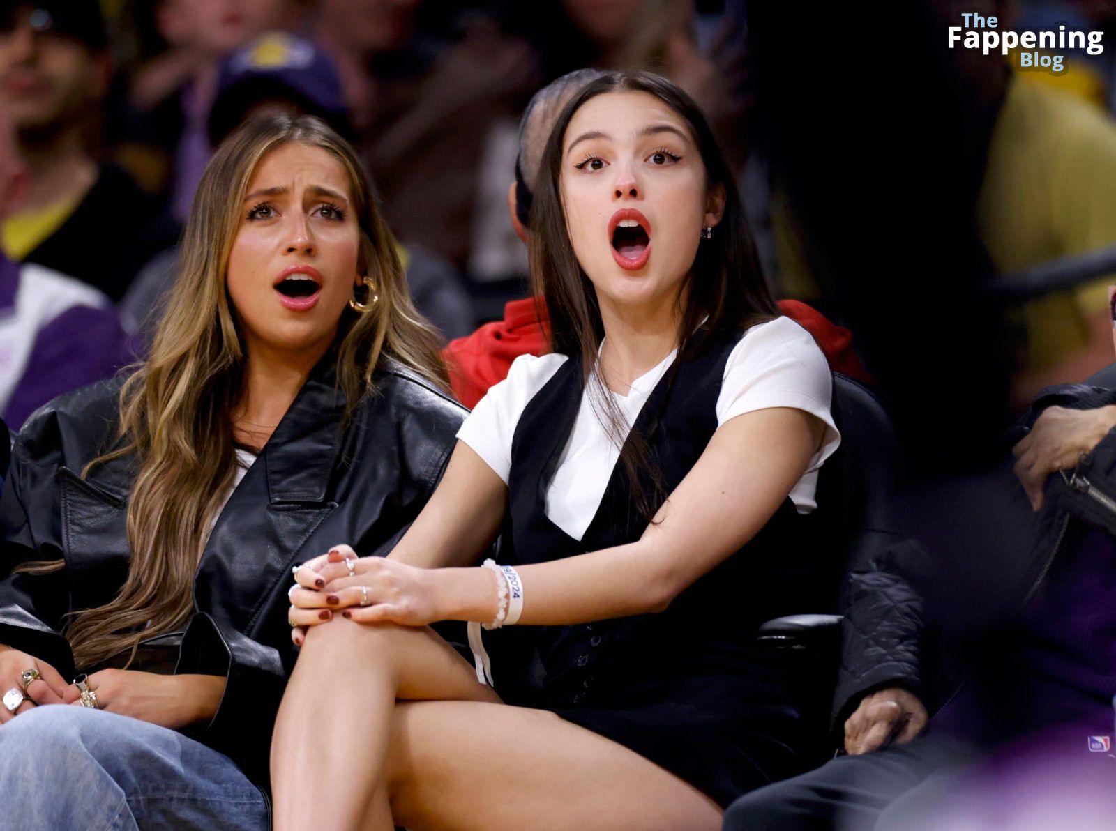 Olivia Rodrigo Displays Her Sexy Legs on the NBA Game.jpg