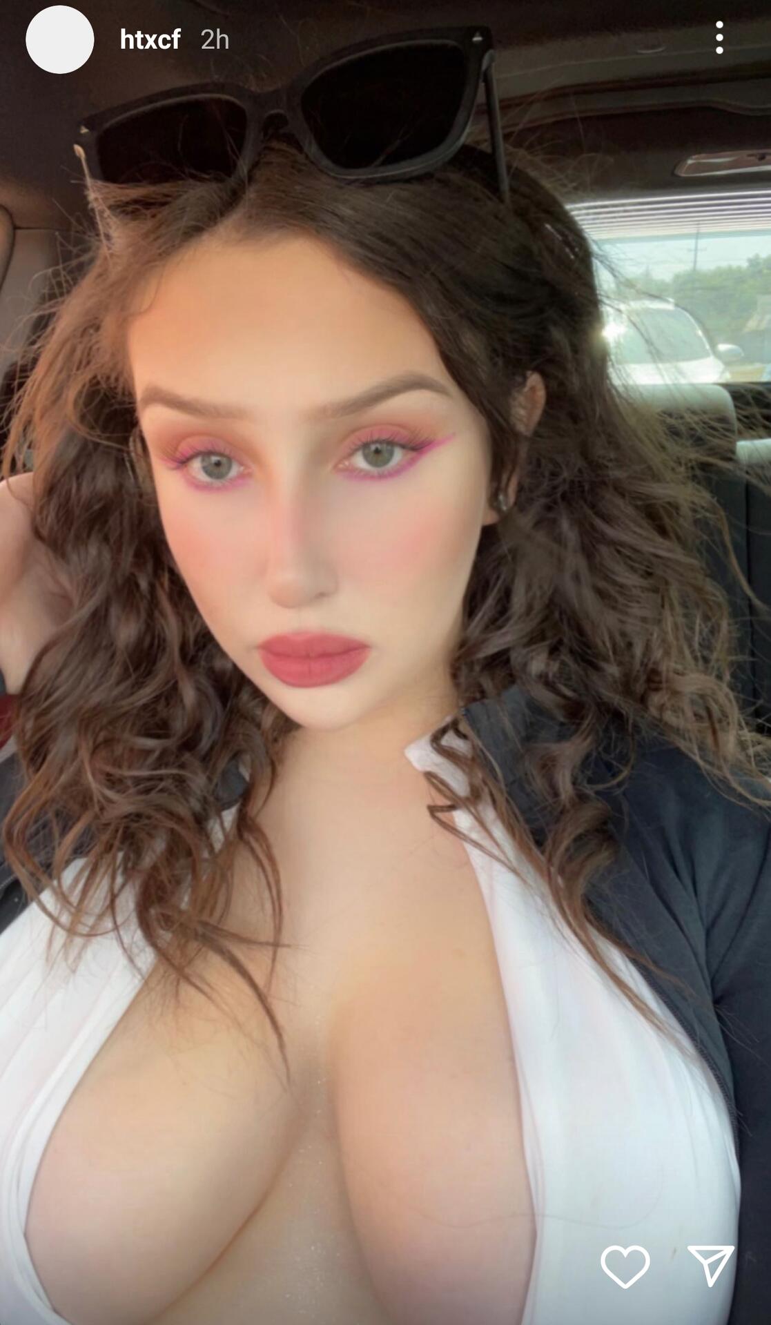 Chloe Flores oof2469 Nude OnlyFans Leaks 5 Photos.jpg