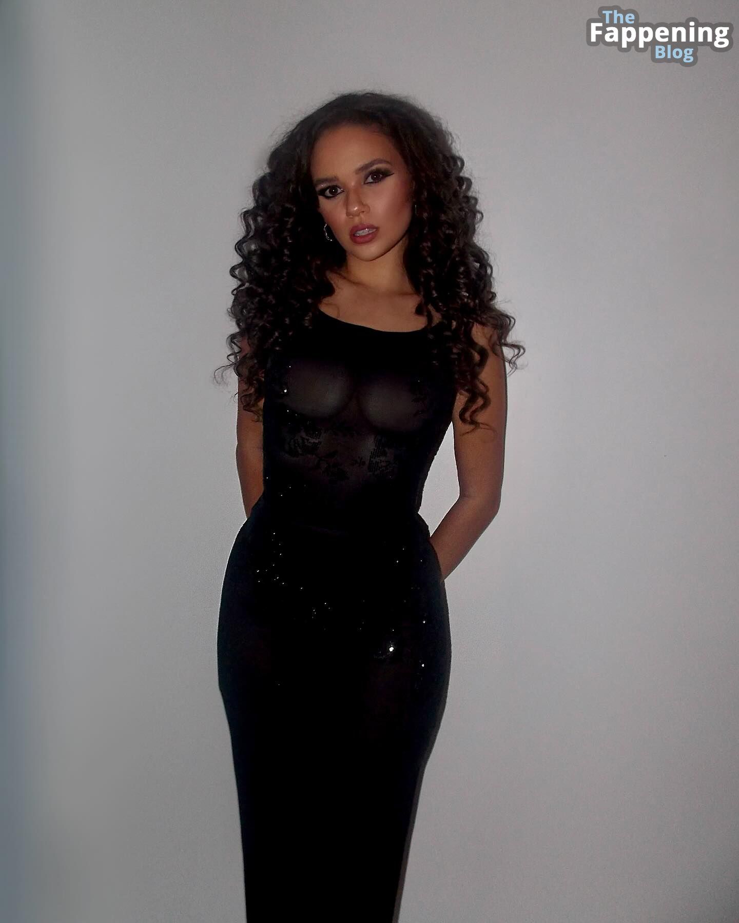 Madison Pettis Hot 2 Photos.jpg