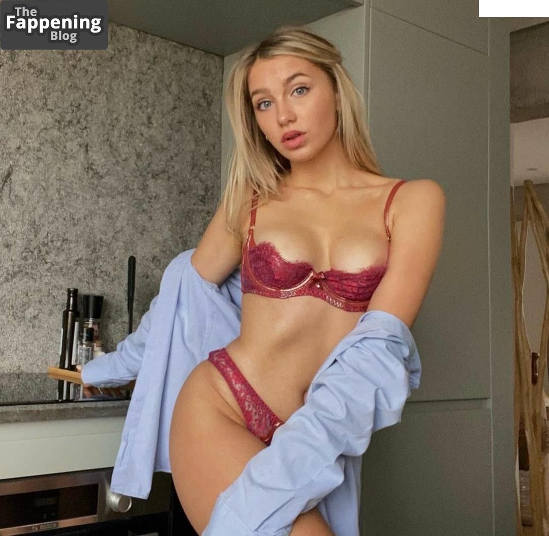 Ema Louise Nude OnlyFans Sexy 9 Photos.jpg