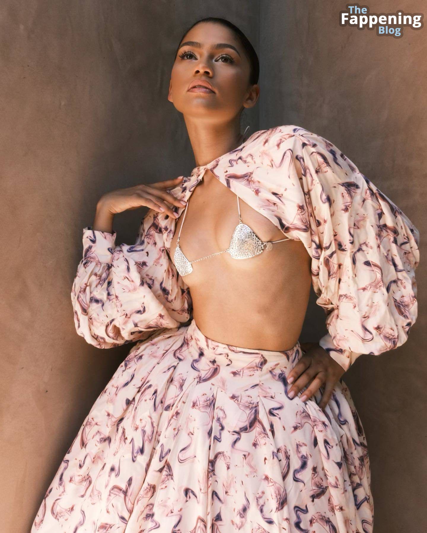 Zendaya Shows Off Her Small Tits in a Tiny Bra.jpg