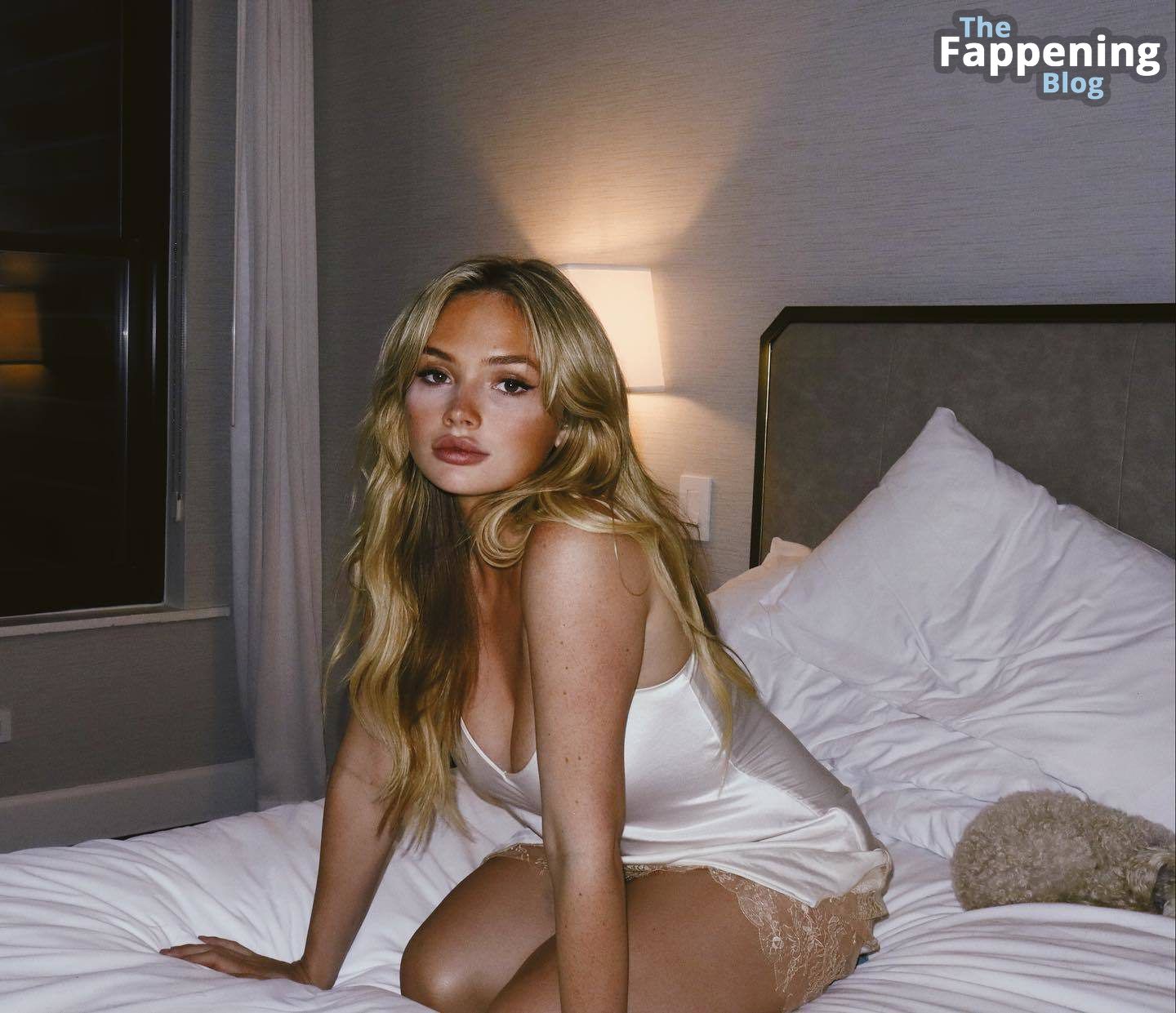 Pretty Natalie Alyn Lind Poses in a Nightgown 9 Photos.jpg