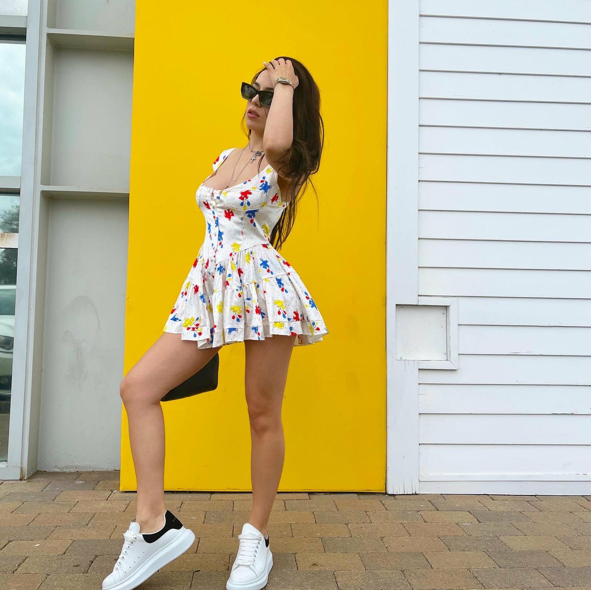 Ava Max plharleyquinn Nude OnlyFans Leaks 5 Photos.jpg